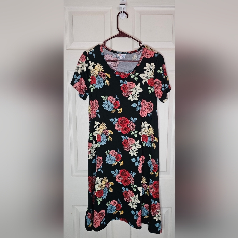 LuLaRoe Carly Dress Black Floral Rose Print High Low Swing With Pockets - Size M